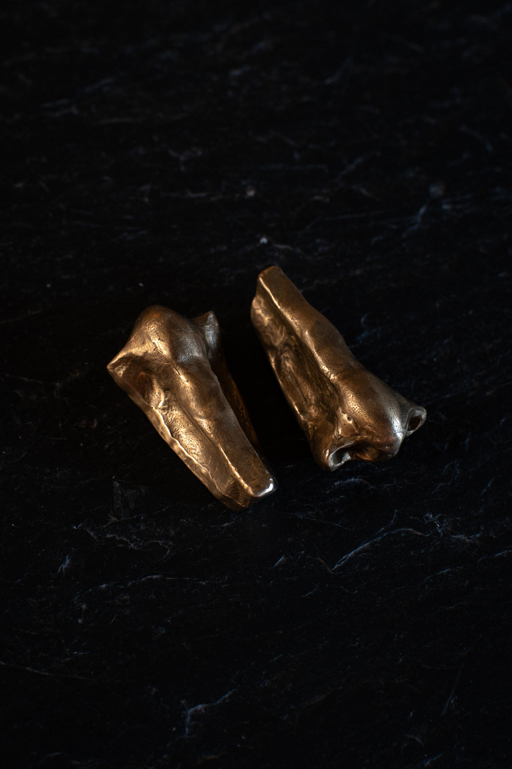 Misera - Bronze cutlery rest (set of 2)